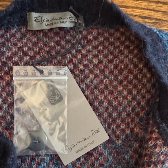 Elegant Multicolor Diamond Pattern Cardigan soft - Picture 2 of 3